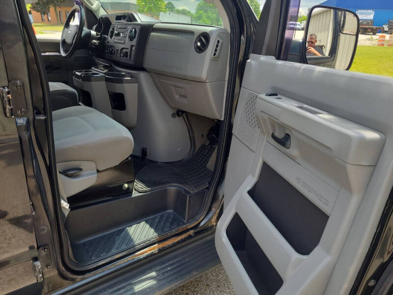 2011 Ford E-Series E-350 SD XLT