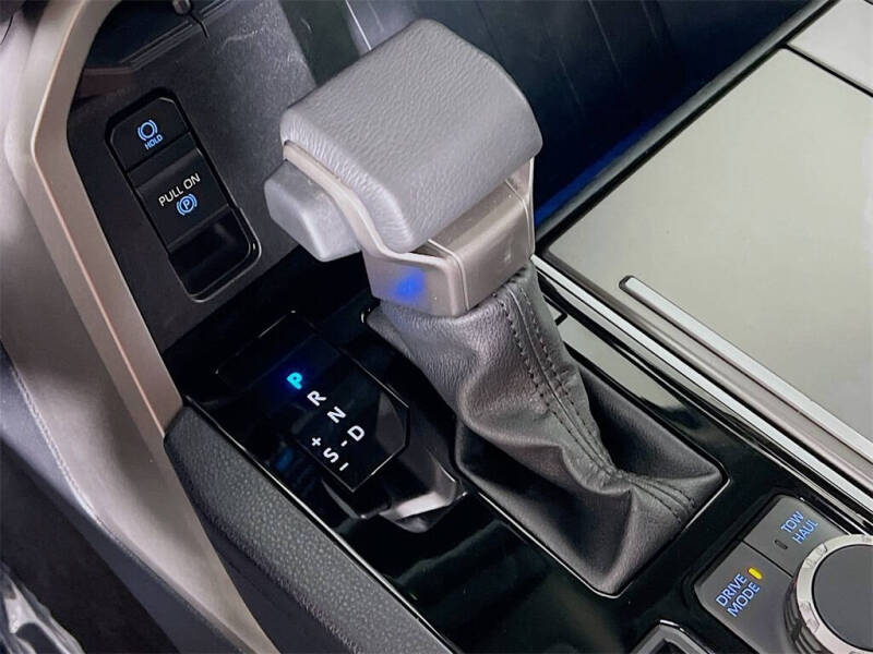 2024 Toyota Sequoia SR5