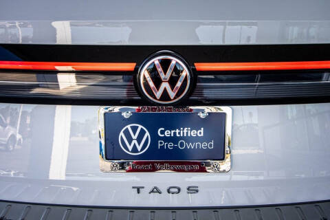 2025 Volkswagen Taos SE