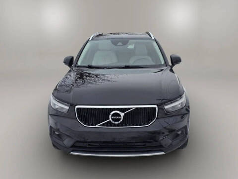 2021 Volvo XC40 T5 Momentum