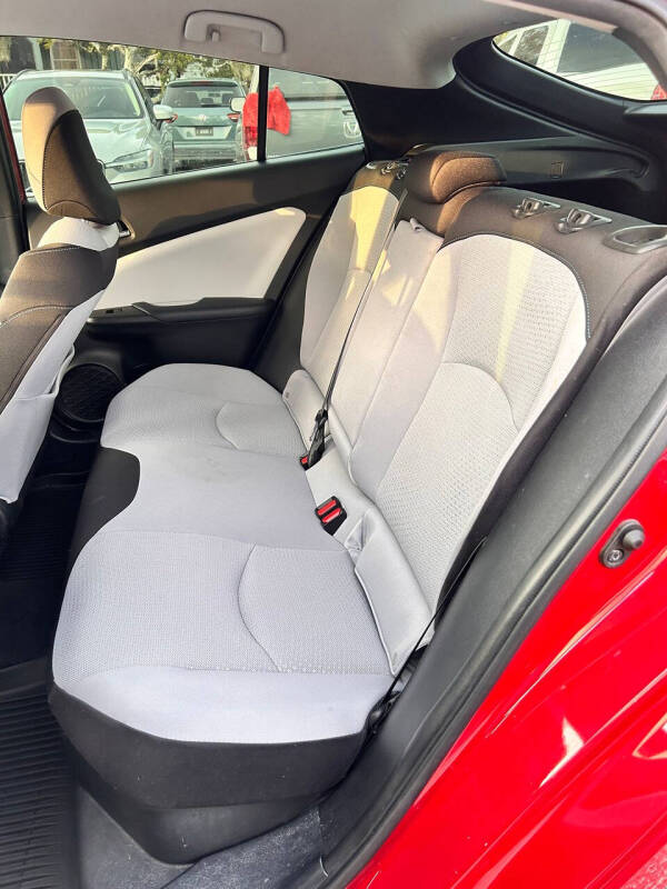 2020 Toyota Prius LE