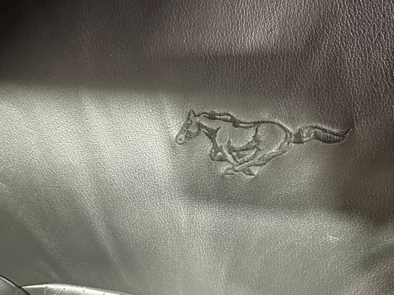 2000 Ford Mustang 40
