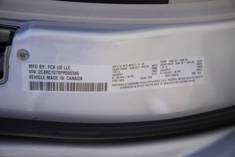 2023 Chrysler Pacifica Plug-In Hybrid Limited