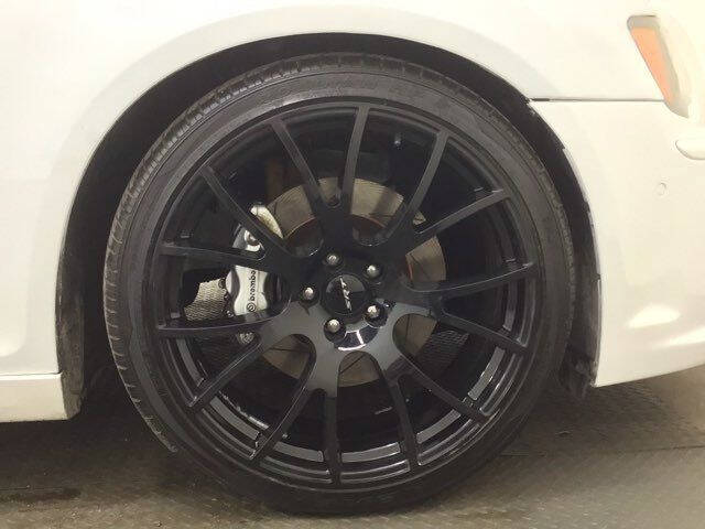 2012 Chrysler 300 SRT8