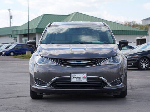 2017 Chrysler Pacifica Hybrid Touring Plus