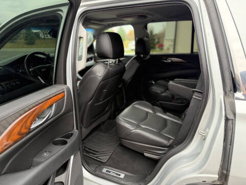 2018 Cadillac Escalade Luxury