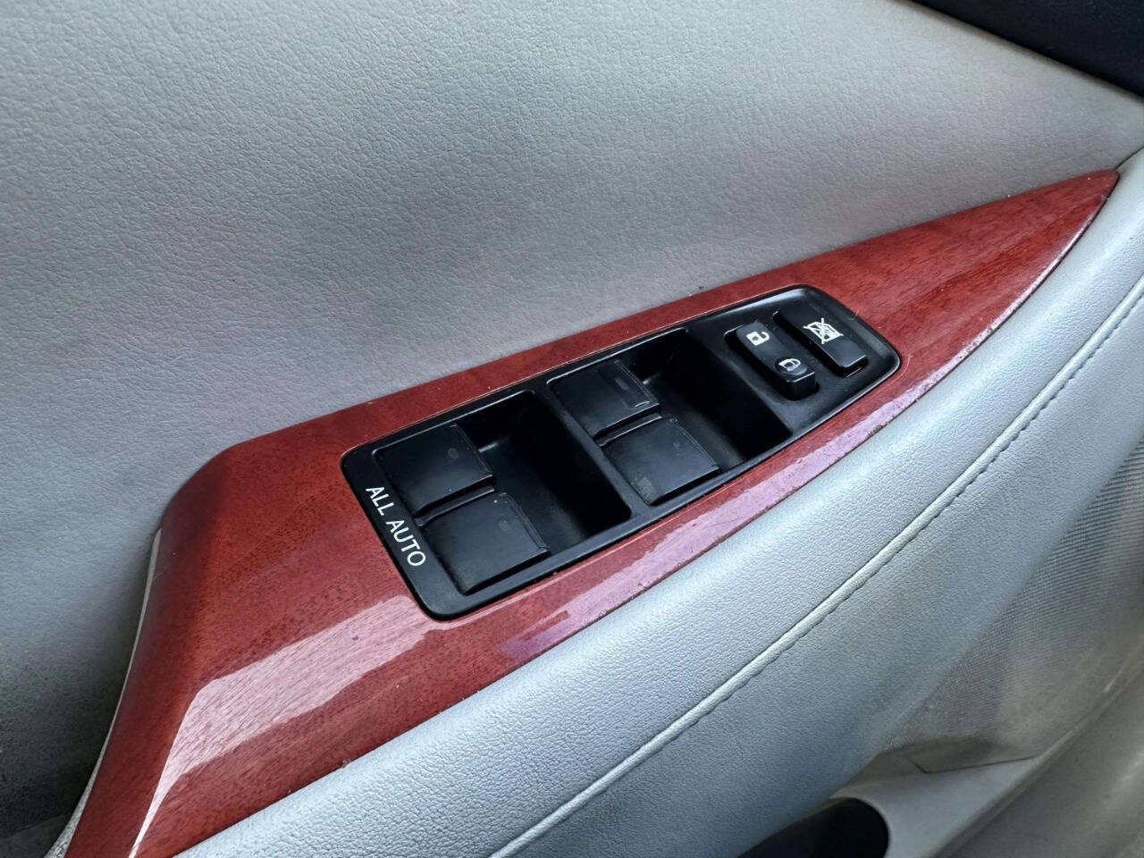 LexusES 35026