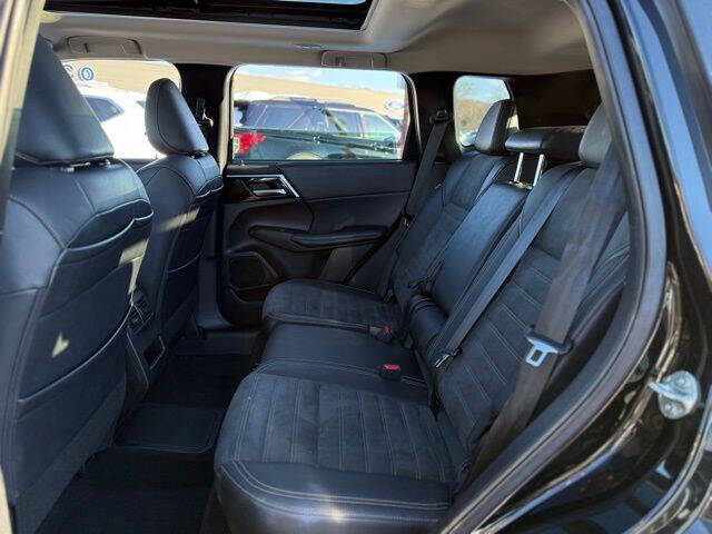 2023 Mitsubishi Outlander PHEV SE