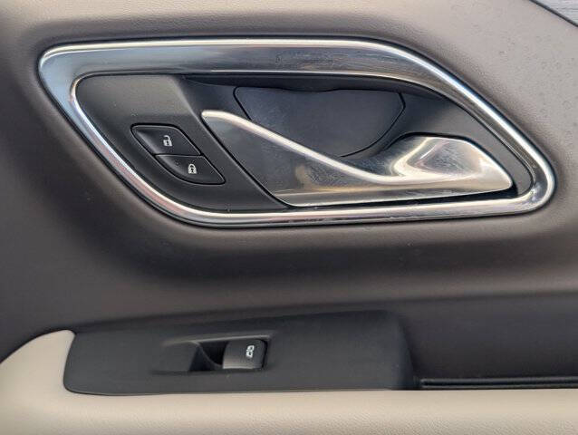 2023 GMC Yukon XL SLT