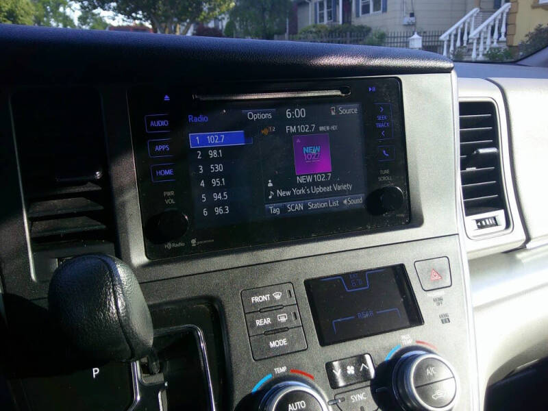 2015 Toyota Sienna