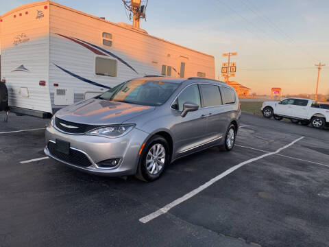 2017 Chrysler Pacifica Touring-L