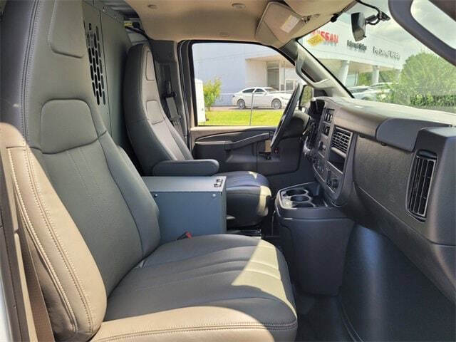 2025 Chevrolet Express 2500