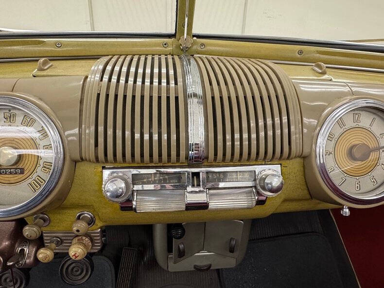 1947 Ford Super Deluxe