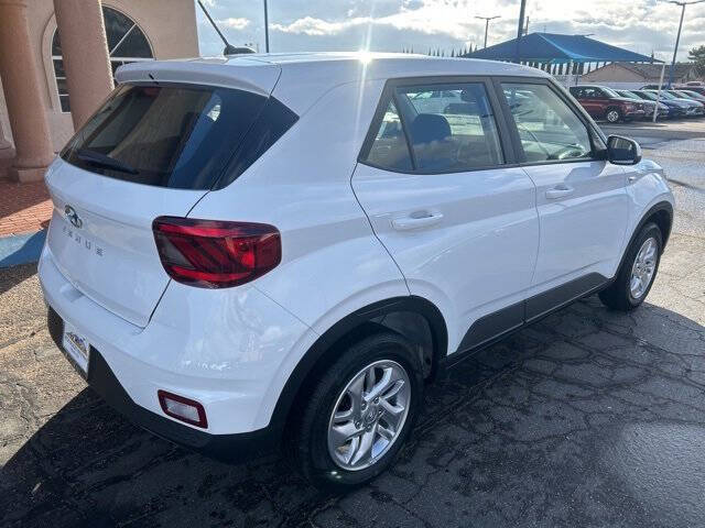 2026 Hyundai Venue SE