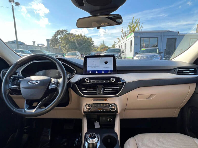 2021 Ford Escape SEL