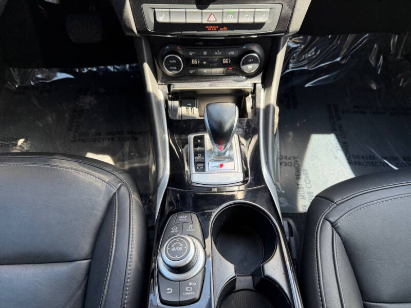 2019 Infiniti QX30 Essential