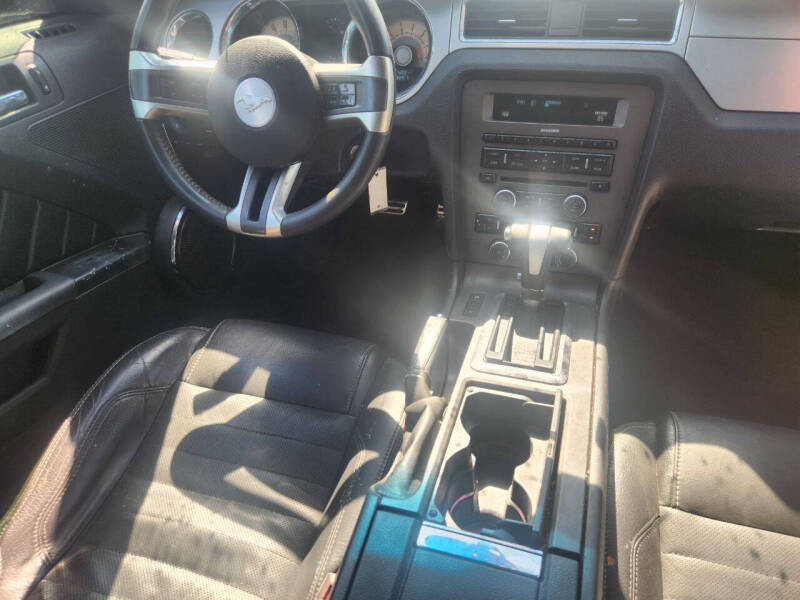 2010 Ford Mustang V6