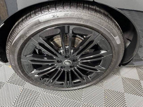 2025 Land Rover Range Rover P400 SE LWB