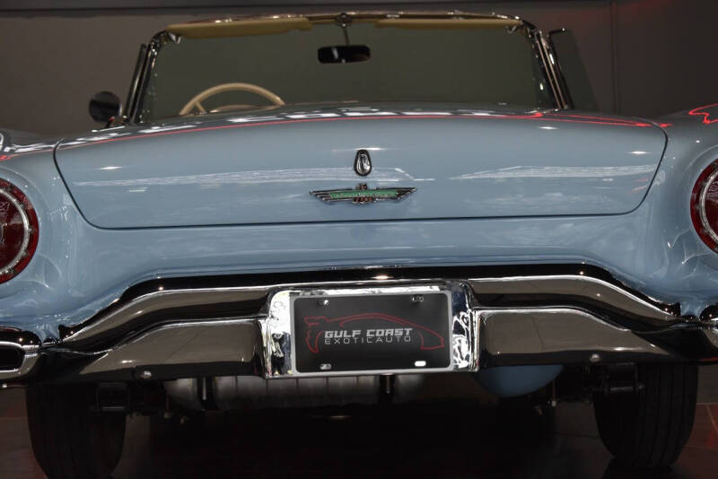 1957 Ford Thunderbird