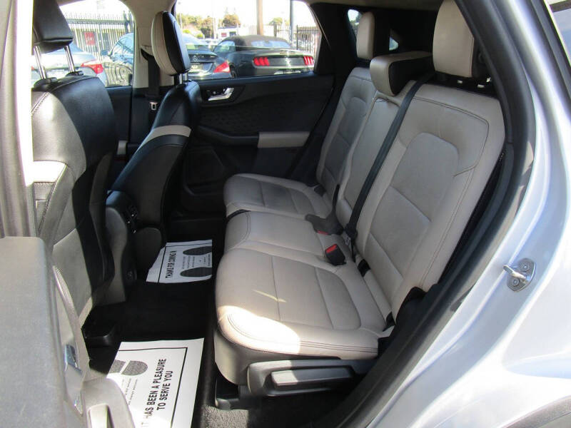 2020 Ford Escape Hybrid Titanium