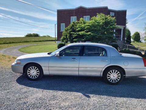 2003 Lincoln Town Car for sale at Dealz on Wheelz in Ewing KY
