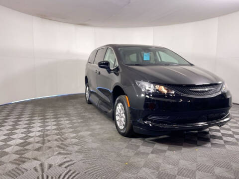 2024 Chrysler Voyager LX