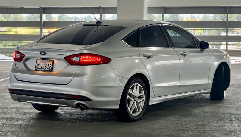 2016 Ford Fusion SE photo 10