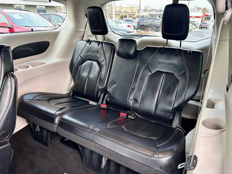 2022 Chrysler Pacifica Touring L