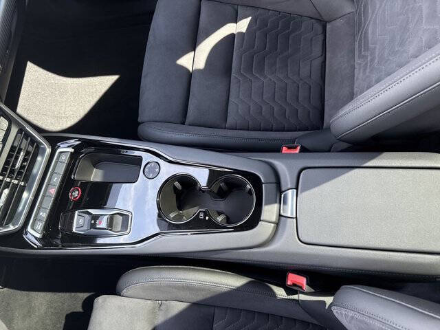 2023 Audi e-tron GT quattro Premium Plus