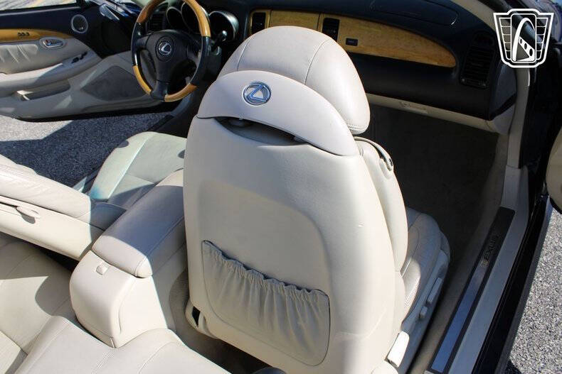 2002 Lexus SC 430