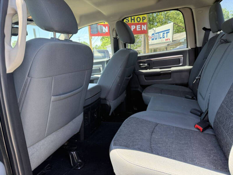 2016 RAM 1500 SLT