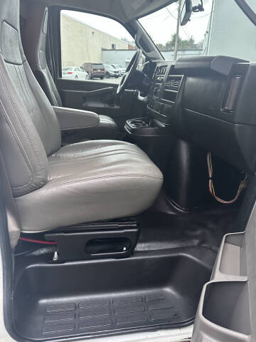 2017 Chevrolet Express 2500