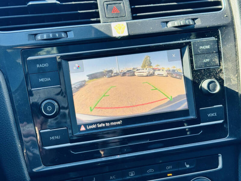 2021 Volkswagen Golf TSI