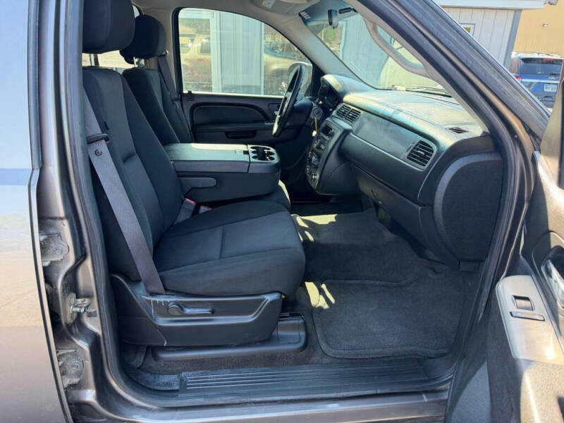 2012 Chevrolet Suburban Fleet 2500