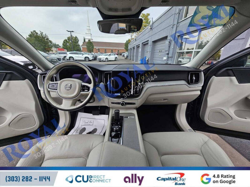 2023 Volvo XC60 B5 Plus Bright Theme