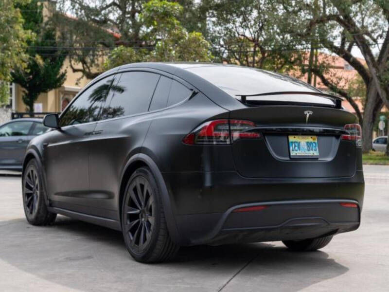 2022 Tesla Model X Plaid's photo