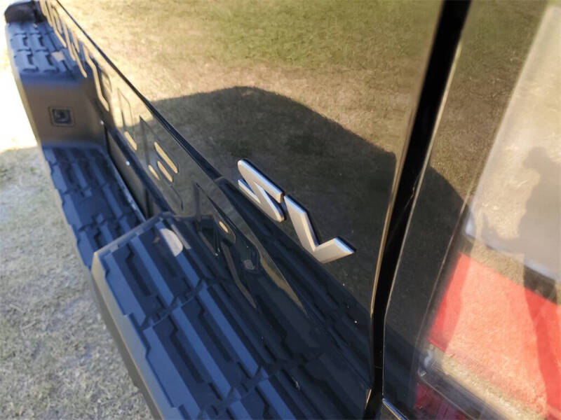 2023 Nissan Frontier SV