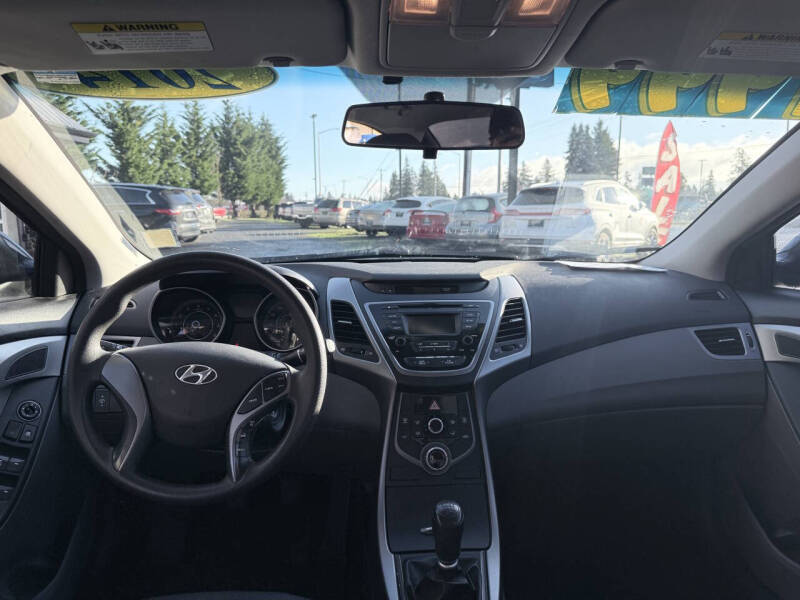 2014 Hyundai Elantra SE