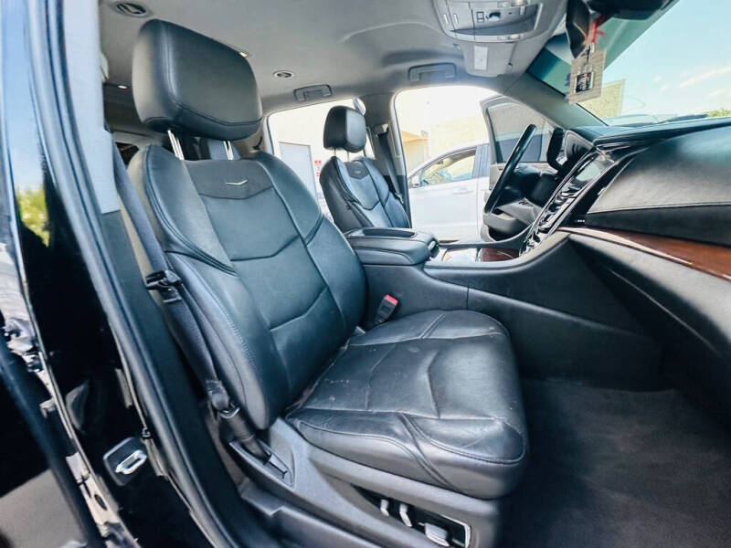 2018 Cadillac Escalade Standard