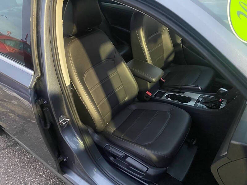 2022 Volkswagen Passat SE