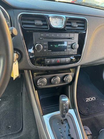 2013 Chrysler 200 Touring