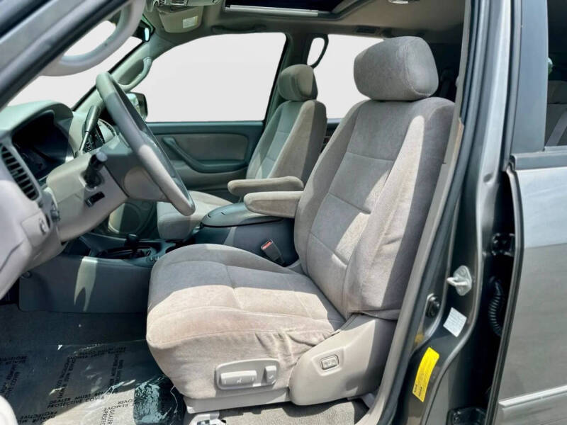 2003 Toyota Sequoia SR5