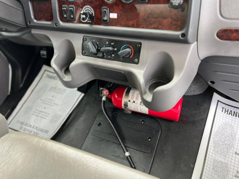 2018 Freightliner M2 106