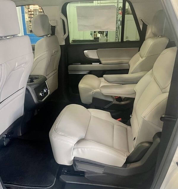 2026 Ford Expedition MAX Active
