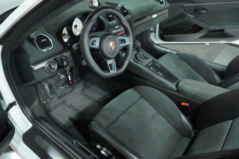 2023 Porsche 718 Cayman GT4 RS