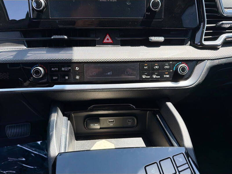 2025 Kia Sportage Hybrid LX