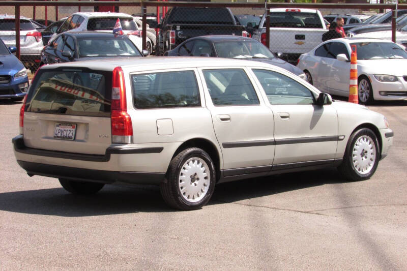 2001 Volvo V70 2.4M