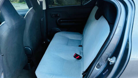 2015 Toyota Prius c One