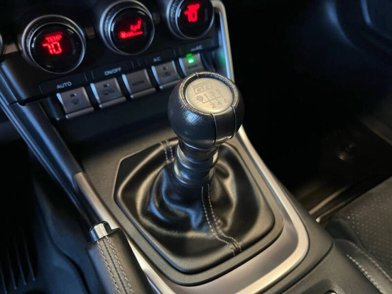 2024 Toyota GR86 Premium