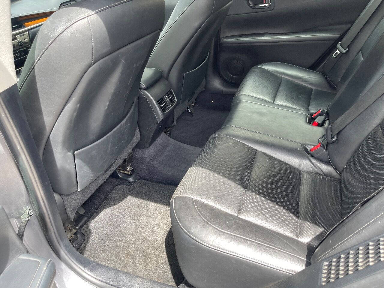 2014 Lexus E-Series Sedan - $13,900